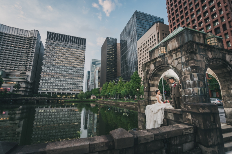 ダイナミックな構図で