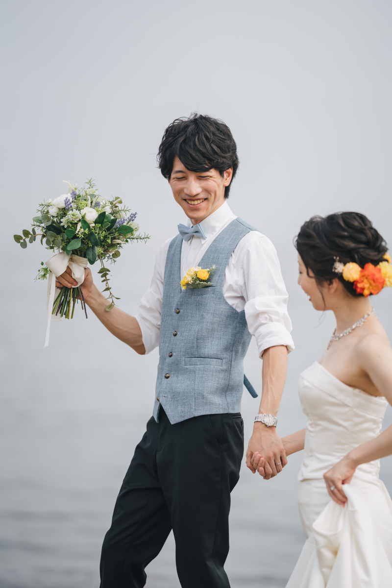 海辺を散策しながら