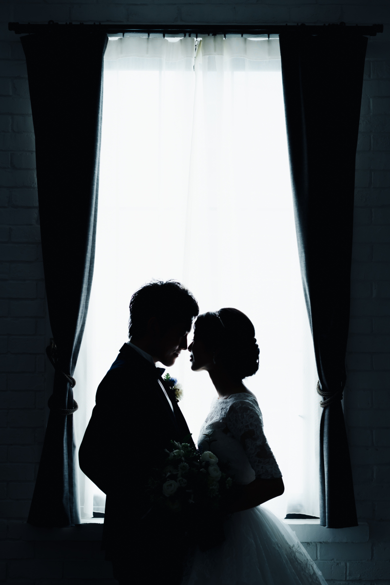 逆光でシルエットフォト