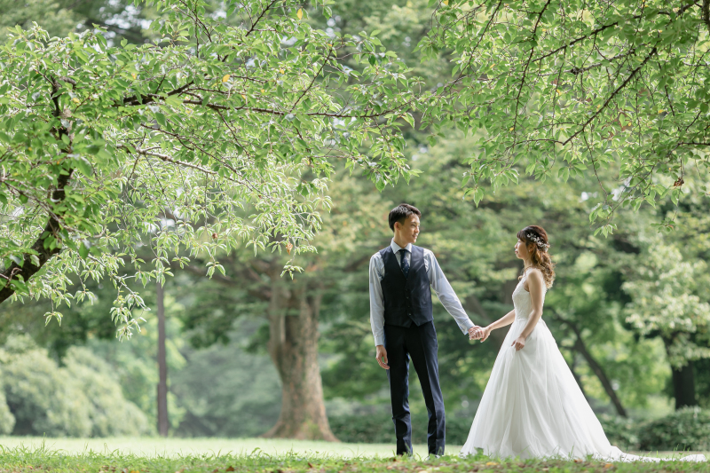 新緑の公園で(洋装ロケーション撮影)