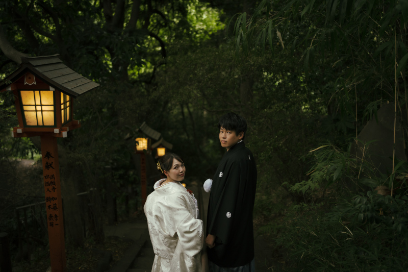 灯篭の光が照らす