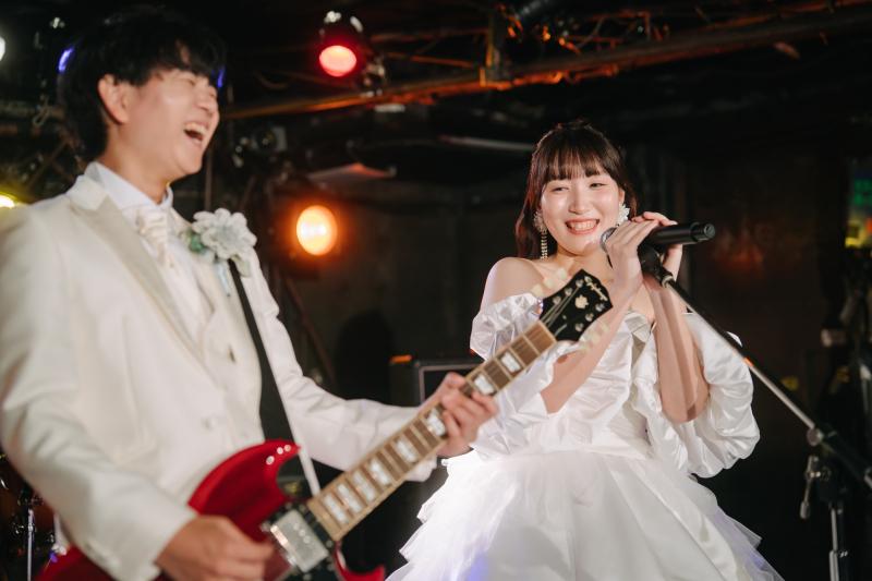 二人のハーモニー、ステージで響く愛