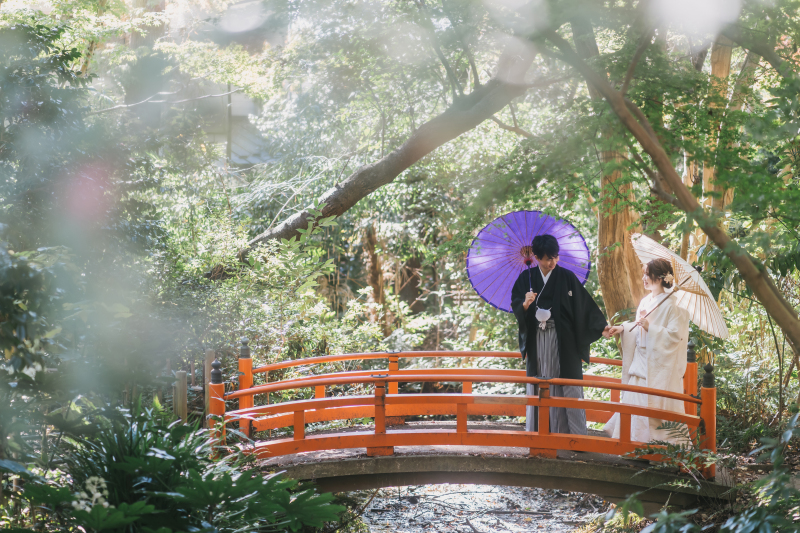 境内を散策しながら