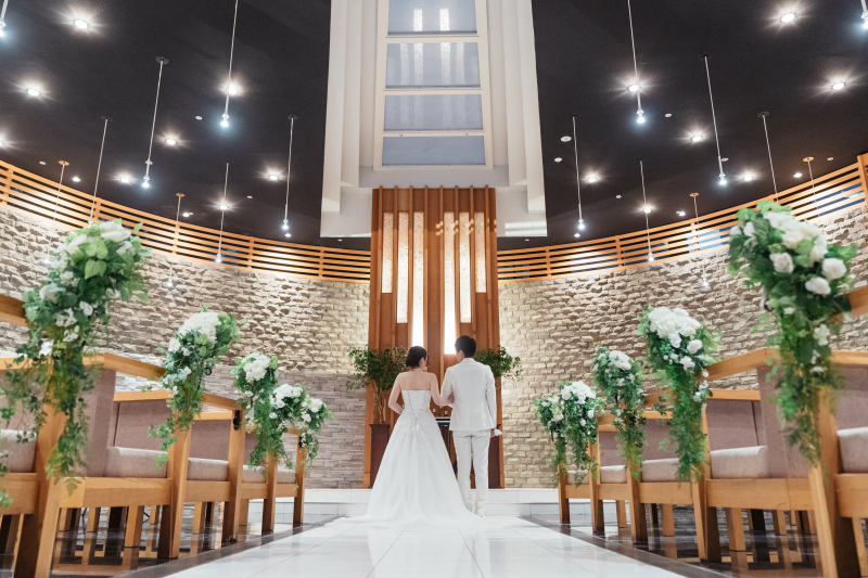 幻想的なチャペルで