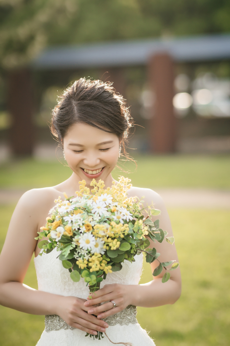 春らしいブーケと一緒に