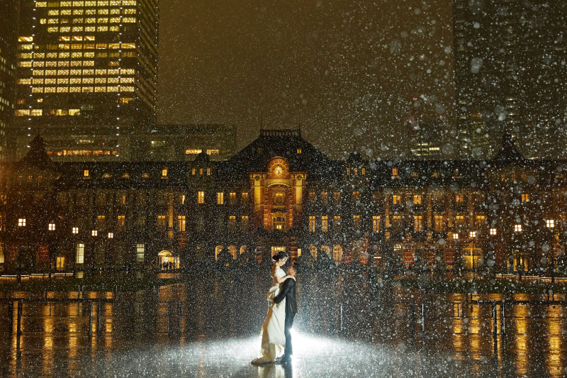 雨の日の東京駅ロケ