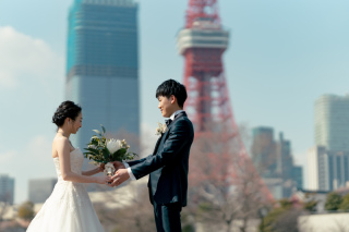 東京を巡る洋装ロケーション撮影