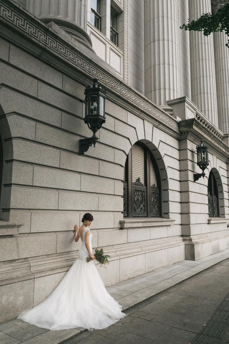 レトロ建築と相性ぴったりのマーメイドドレス