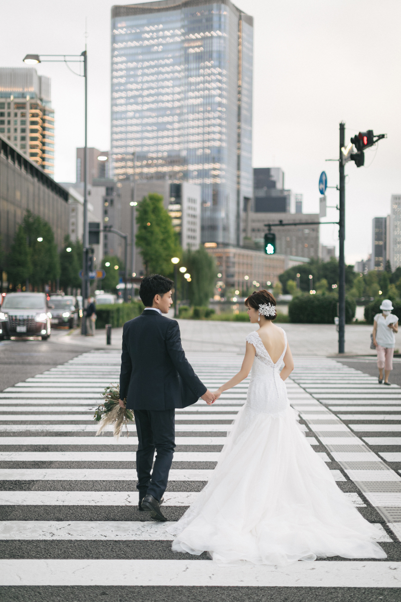 歩く姿も美しく