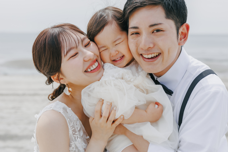 【家族と一緒に撮影】ロケーションフォト(洋装1着+新婦ヘアメイク+全データ)