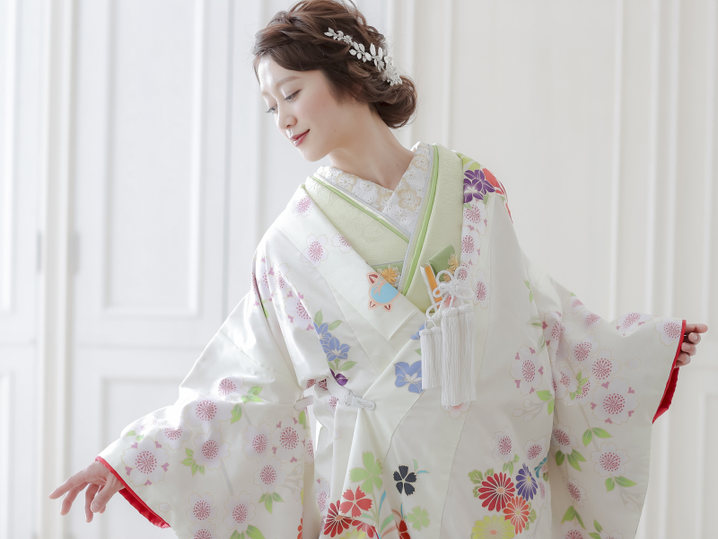 平日相談でランクアップ衣裳が30%OFF!