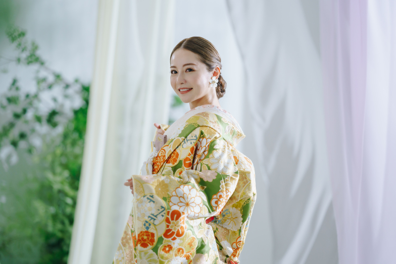 ラヴィファクトリー横浜店_色打掛・着物が豊富