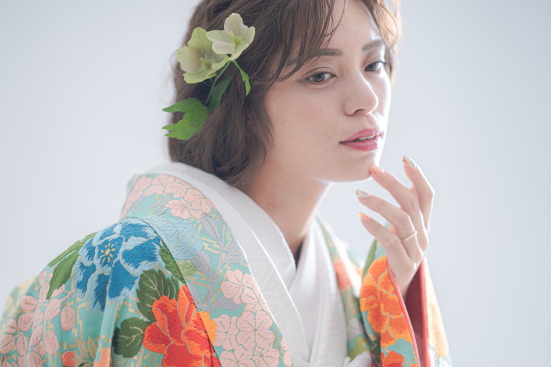 華やかな色柄美しい色打掛