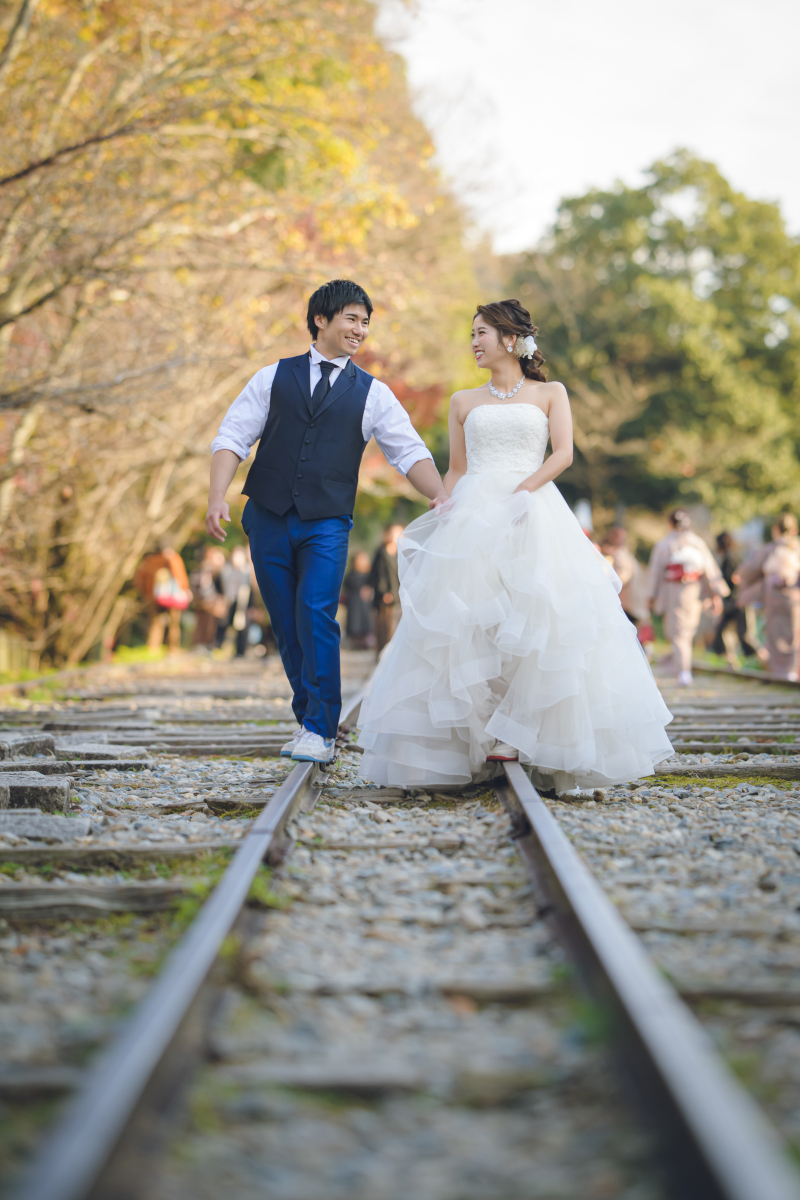 お揃いのスニーカーで