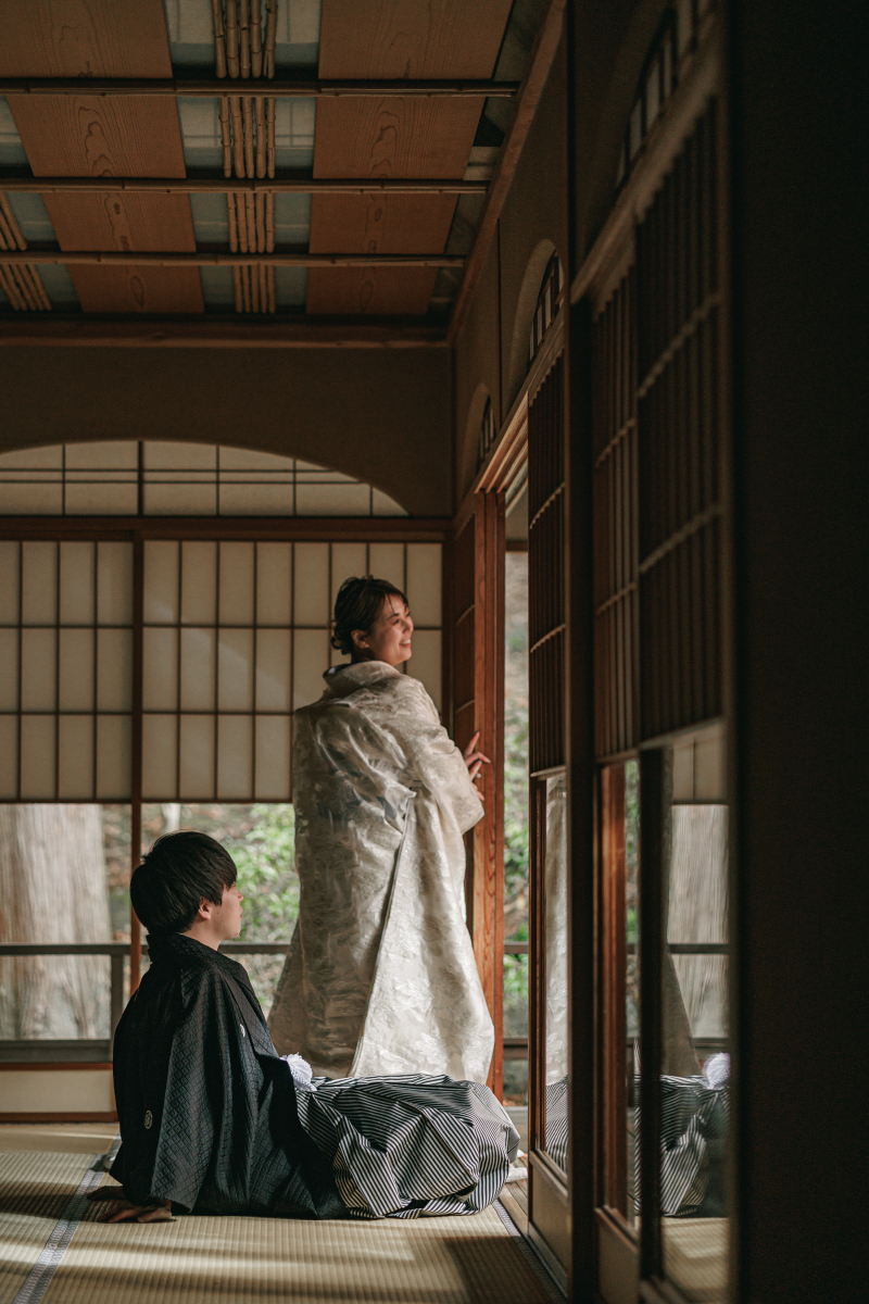 くつろぎながら