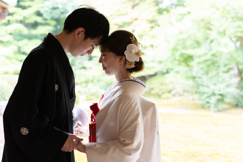 おでこを合わせて