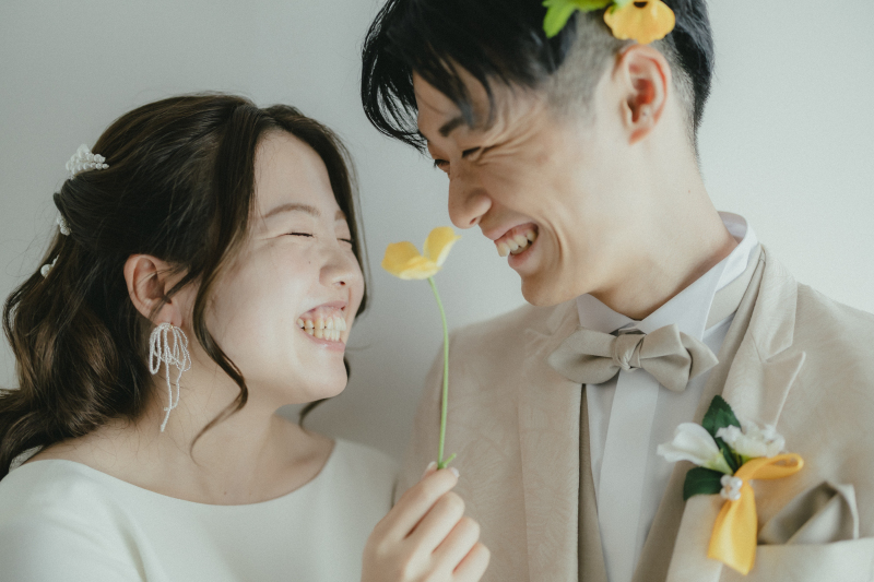 新郎様の頭にもお花を‥?