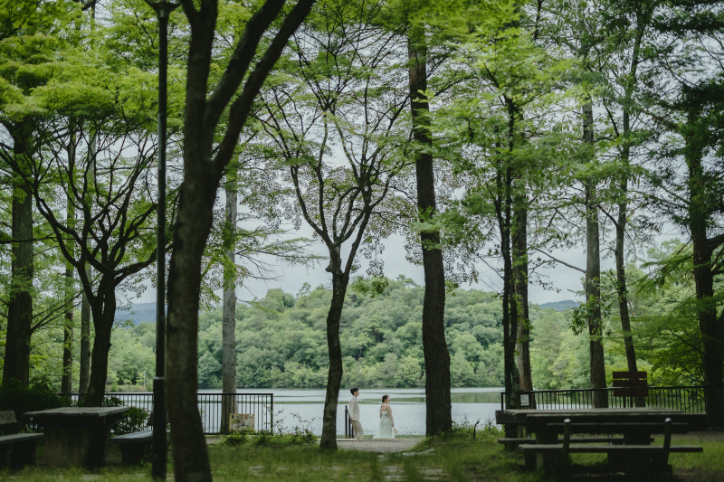 池バックに