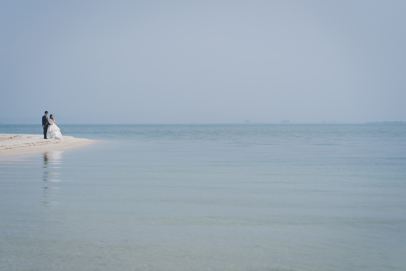 青い空と白い砂浜