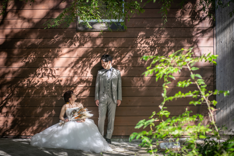 木陰で休憩しながらも