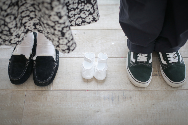可愛いミニサイズの靴とともに