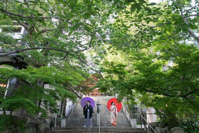 境内を歩きながら