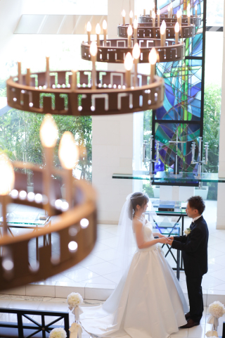 輝くチャペルでふたりきり