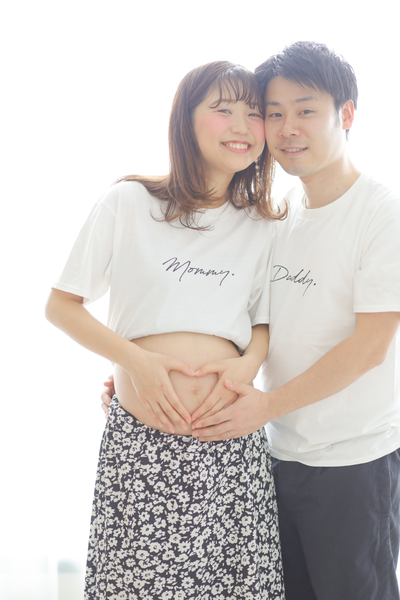 手でハートの形を再現