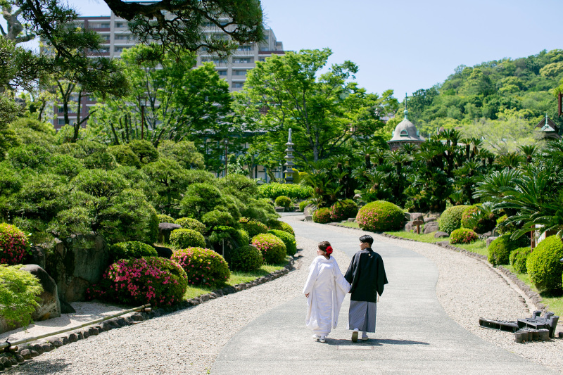 ラヴィファクトリー神戸店_庭園で撮影できる