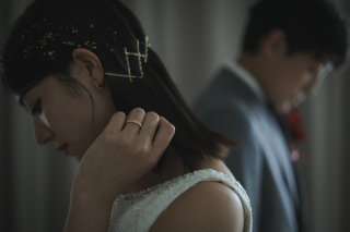 できるだけ存在を出すことなく、誰の目線でもない隠し撮りスタイルです。