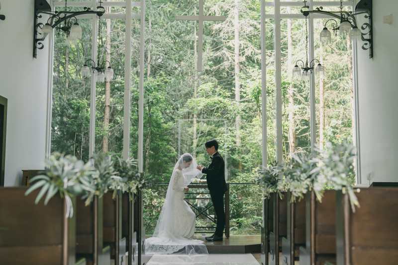 【フォト会食】チャペル+会食(新婦衣装2着・会食(6名分)・全データ)お披露目と感謝の気持ちを伝える、新しいお祝いスタイル