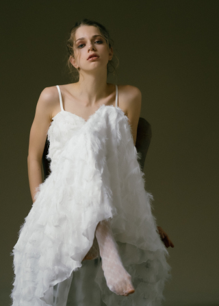 新作衣装コレクション〈Carrie〉