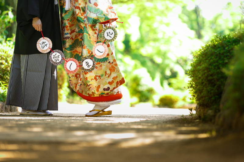 粋な小物使いで印象的な１枚に⭐︎