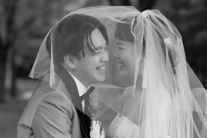 ベールに包まれて