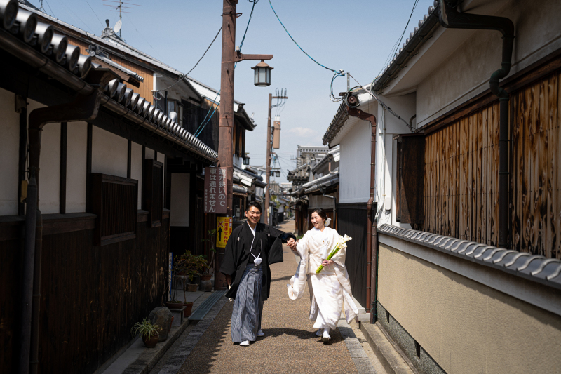 手を繋いでスキップ