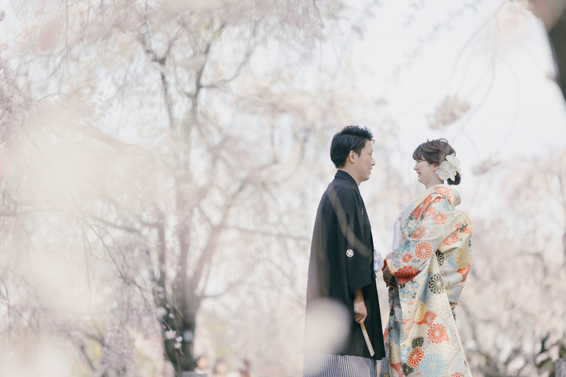 ピンクに囲まれて