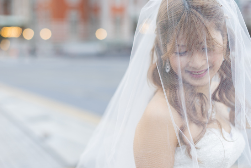 ベールに包まれて