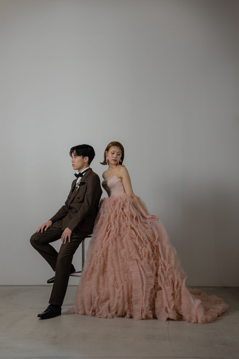 衣装引き立つスタジオ撮影