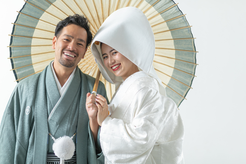 綿帽子をつけて