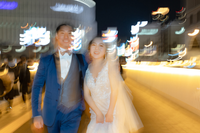 都会の街で