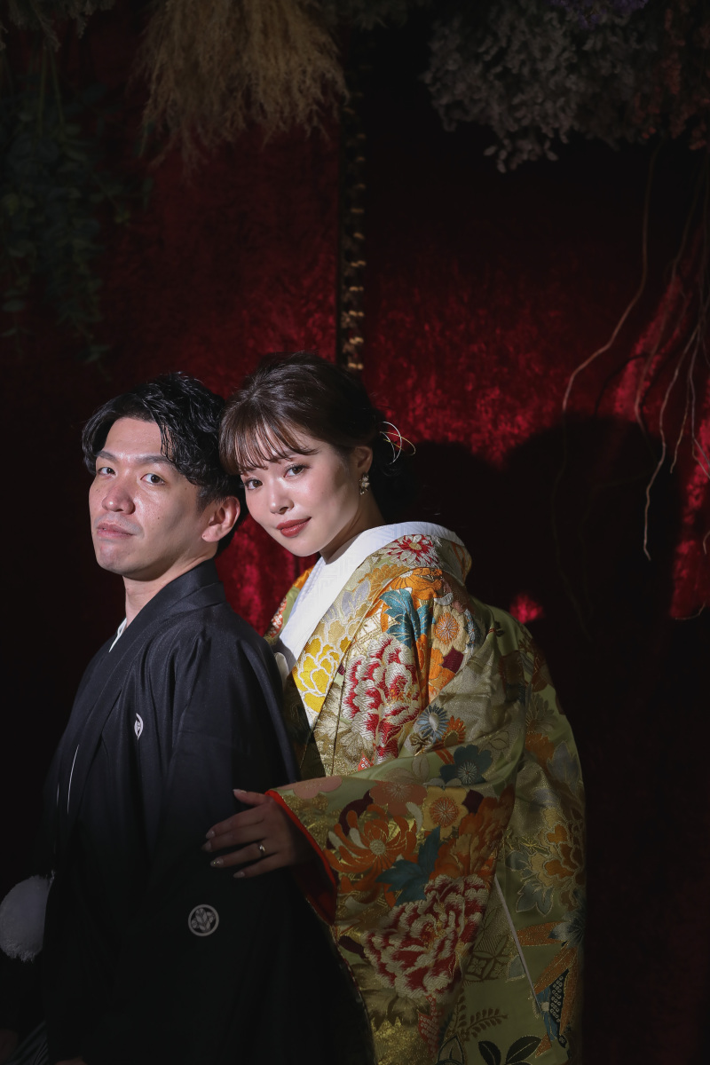 ベルベットのカーテンでシックに。