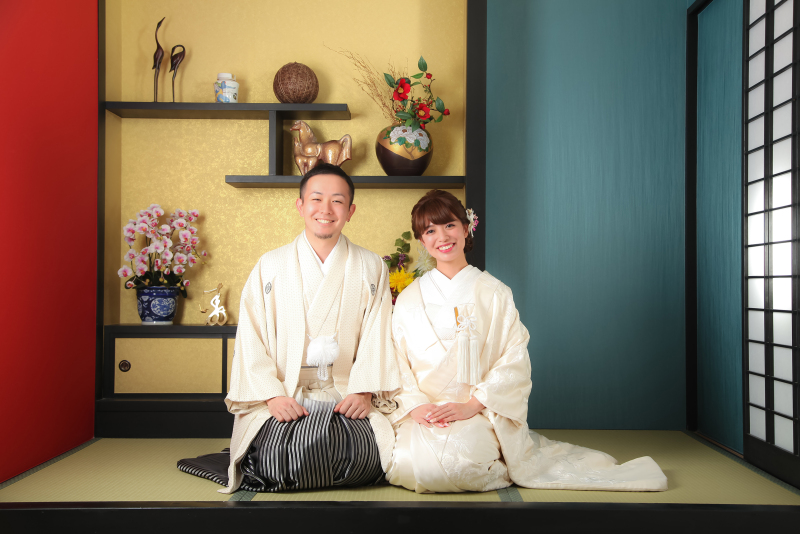 和室で正座（スタジオ）