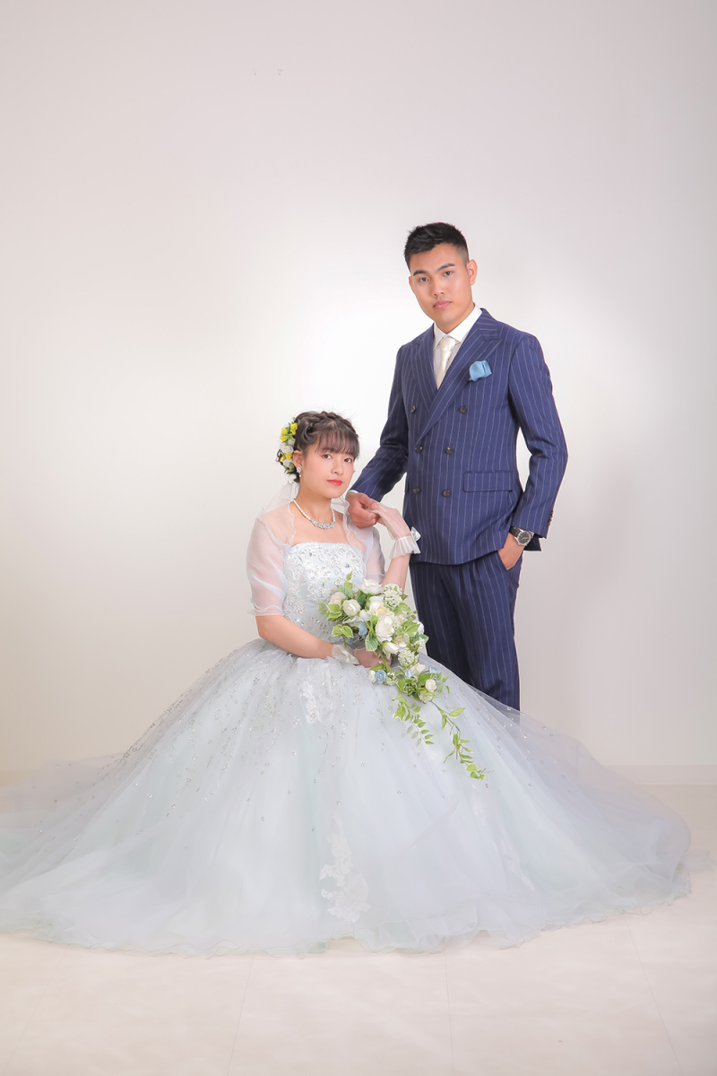 カラードレスチェンジしてスタジオ撮影