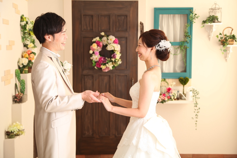 【洋装 ガーネット】レザー調アルバム&ロケーション撮影付プラン