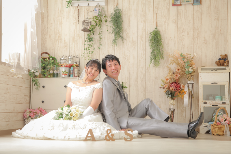 約7000点の衣装から選べる【洋装スタジオ基本プラン】 撮影全データ80カット付