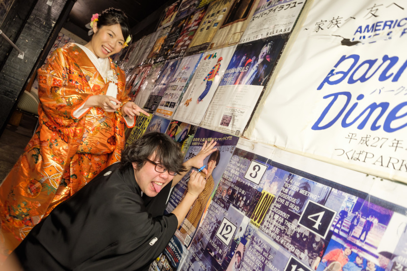 ポスターに落書き