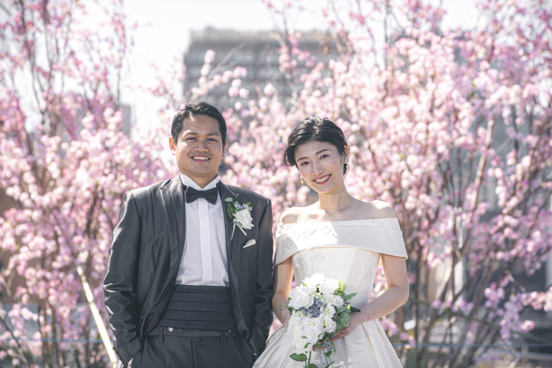 「写真がニガテ」なお二人の笑顔引き出す撮影