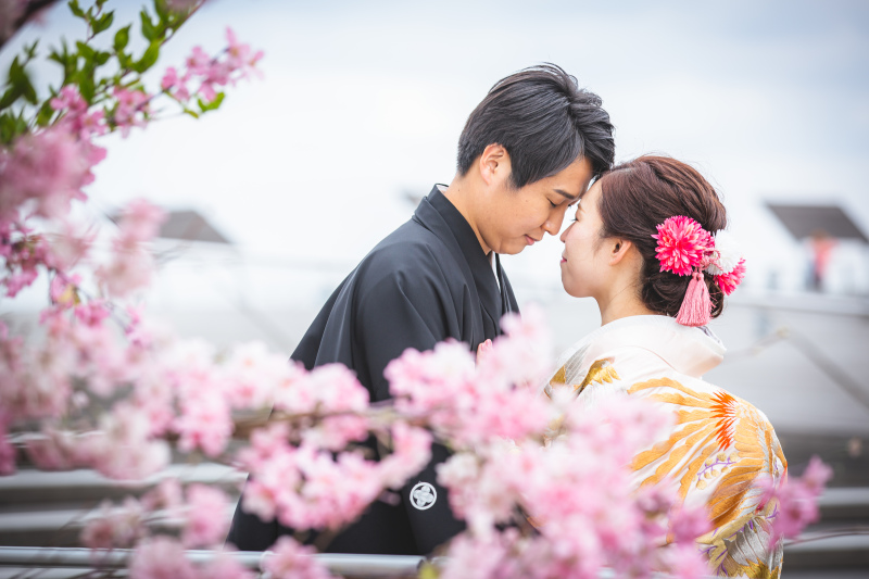 花咲く季節に思い出の場所でフォトブライダルを