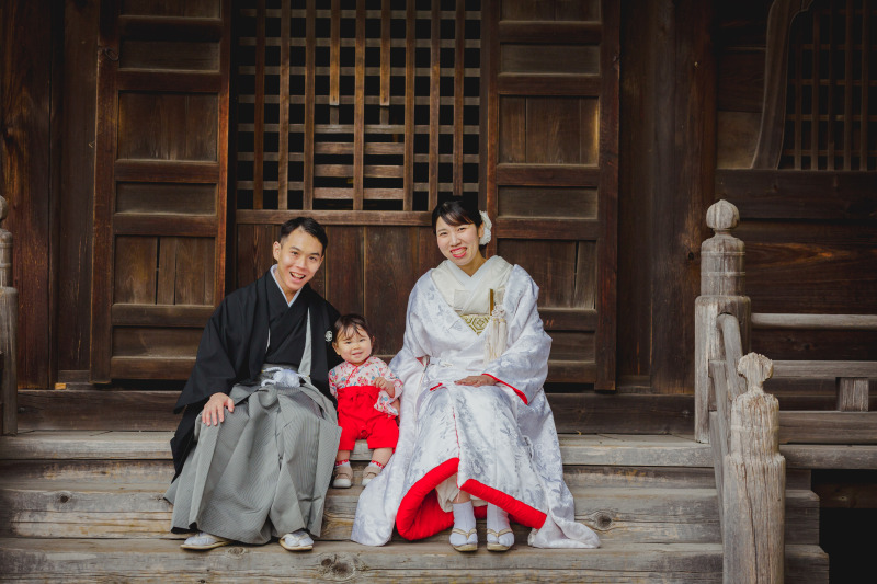 弾ける笑顔が潤いもたらす歴史と色彩豊かな和式フォト