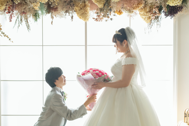 花束を受け取って
